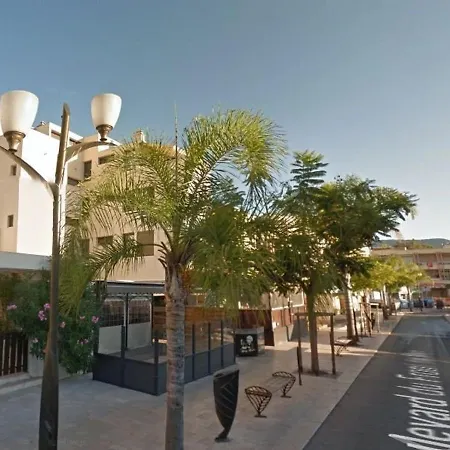 Bel Appt 2p Pour 4 A Bormes-les-mimosas, En Face De La - Fr-1-251-229
